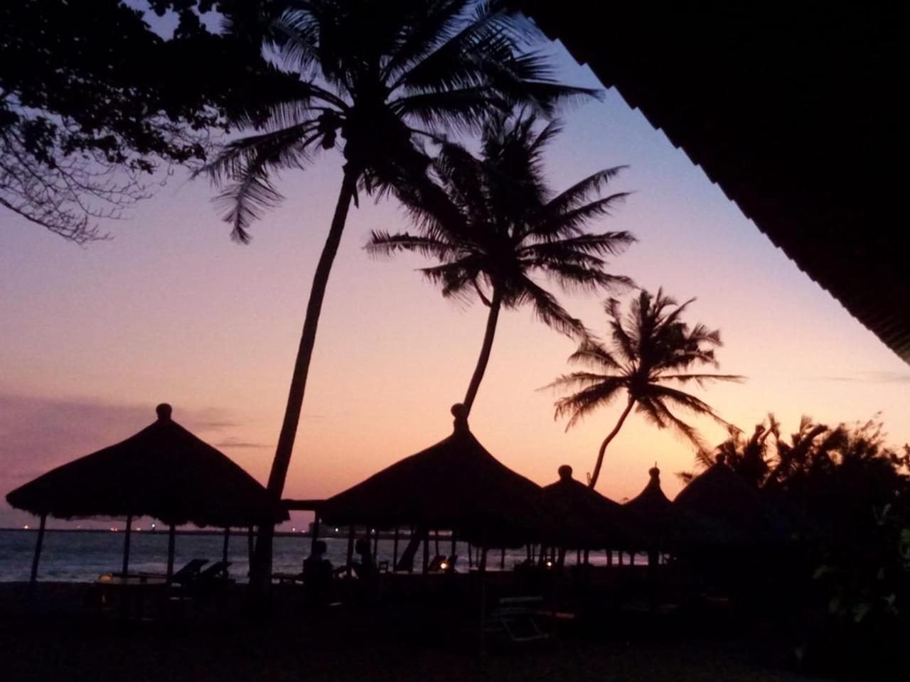 Hotel Robinson Plage Lomé Exterior foto
